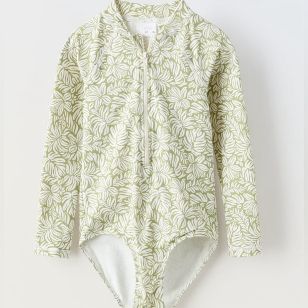 🌱Zara Leaf Print Rashguard Girls 8-9